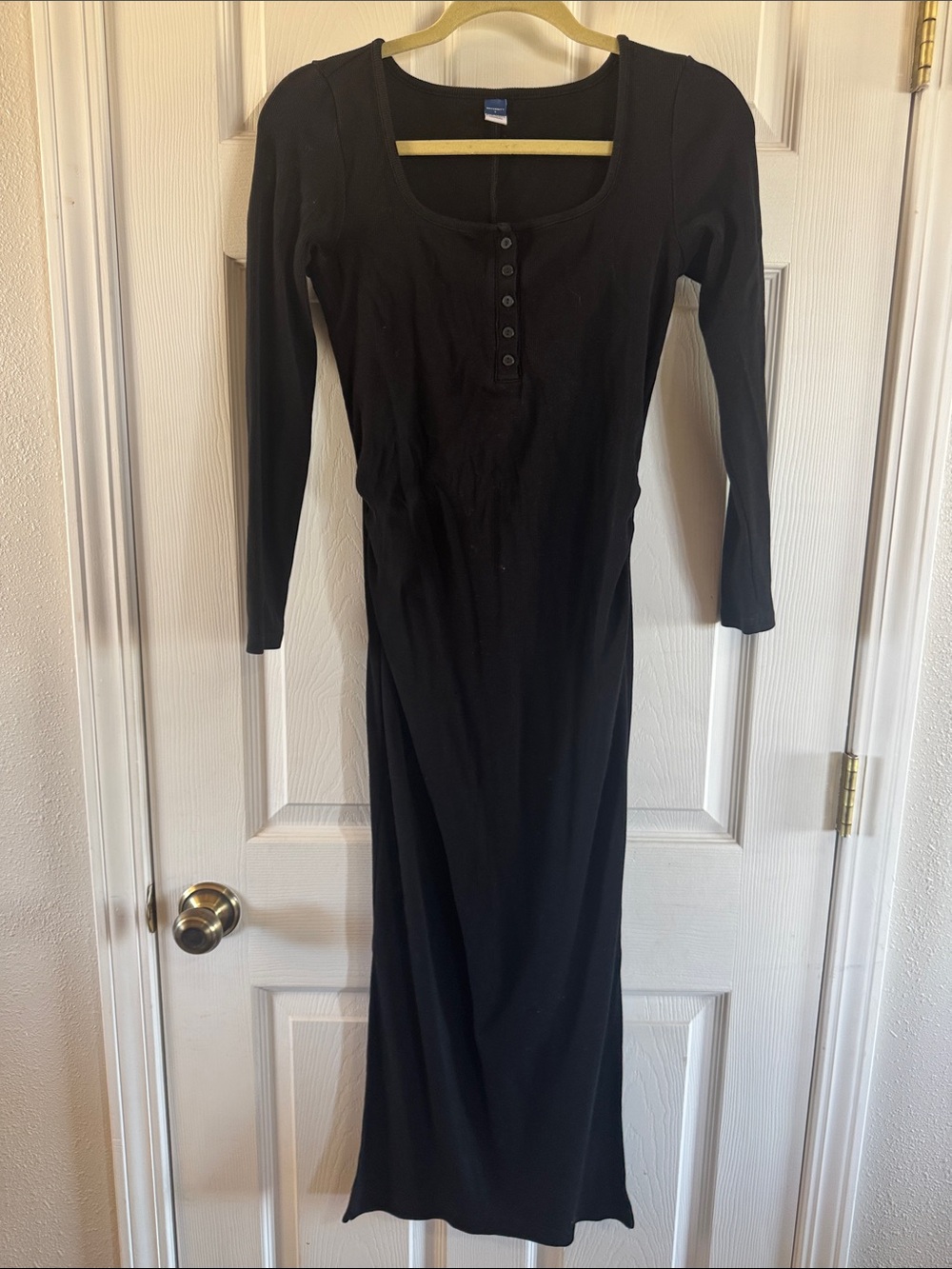 Old Navy Black Maxi Dress with Scoop Neck and Button Placket
Maternity